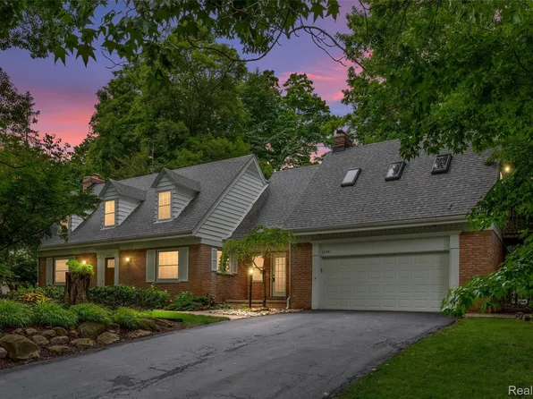32741 Friar Tuck Ln, Beverly Hills, MI 48025