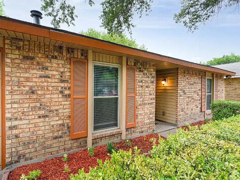 414 E Grenoble Dr — Photo 23
