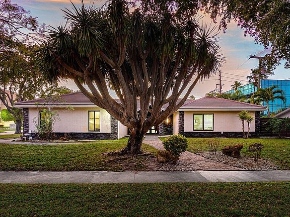 3rd image of 701 Buoy Road