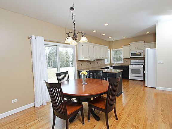 3rd image of 310 Dunleer Dr