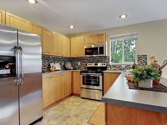 5th image of 11009 37th Avenue Ct E