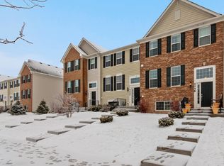 4048 Pompton Ave, Elgin, IL 60124