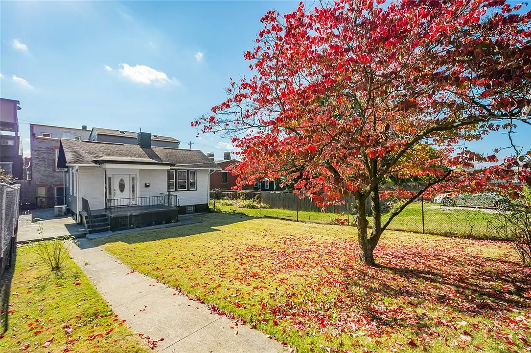 221 Alpine Ave photo 1