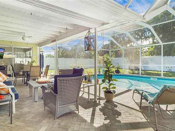 3rd image of 744 Coral Dr