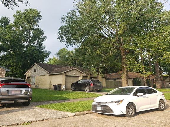 3rd image of 10914 Ambergate Dr