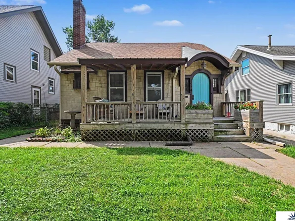 2534 N 49th St, Omaha, NE 68104