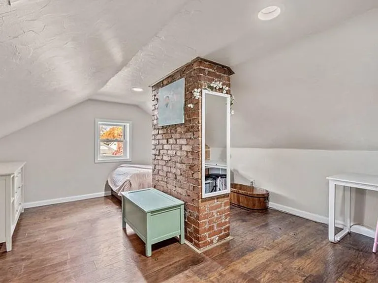 145 Oliver Ave — Photo 15