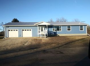 226 W 5th St, Burke, SD 57523