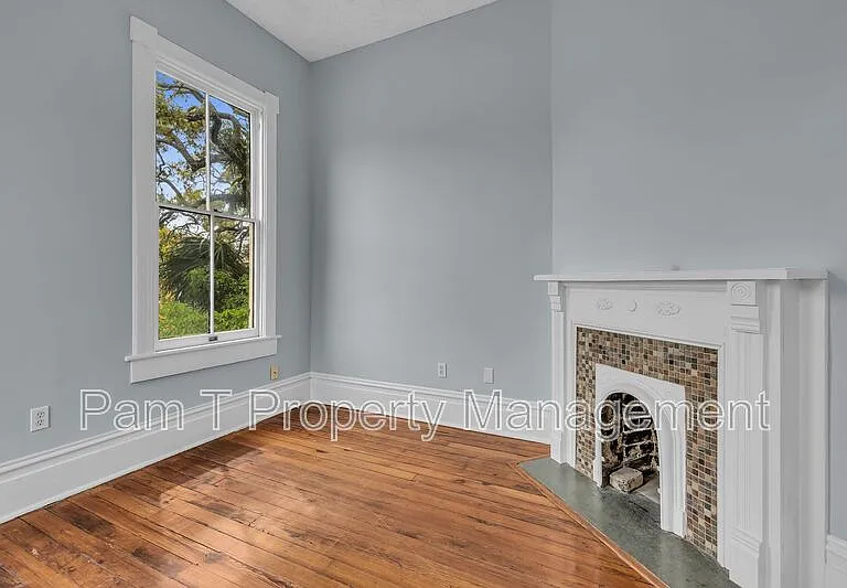 201 W 37th St #MAIN HOUSE — Photo 40