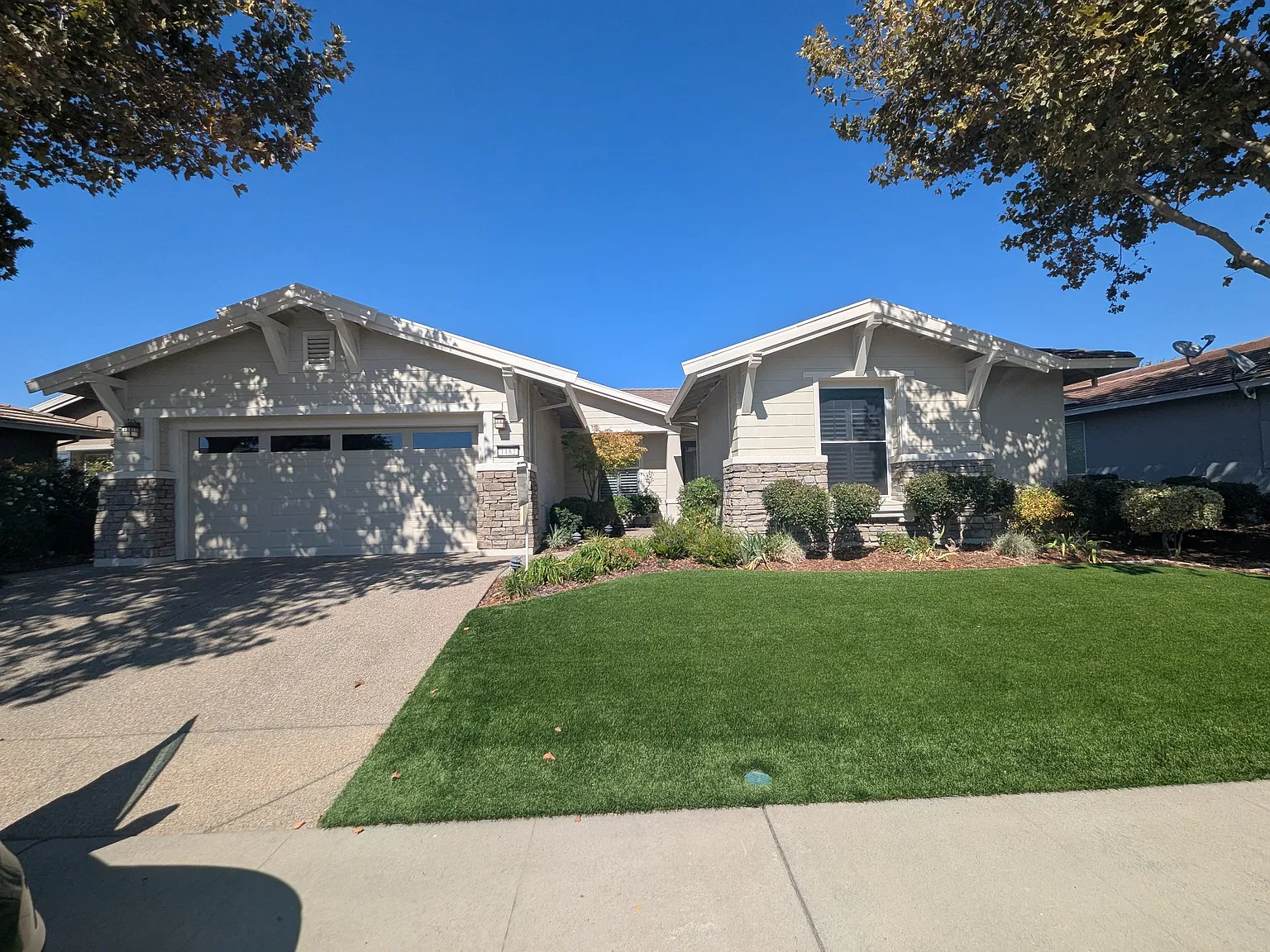 2 bed, 2075 sqft, $3,400 — Photo 2