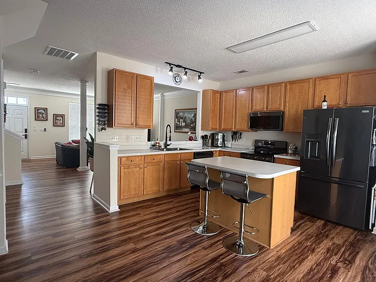 105 Cirrus Ct — Photo 3