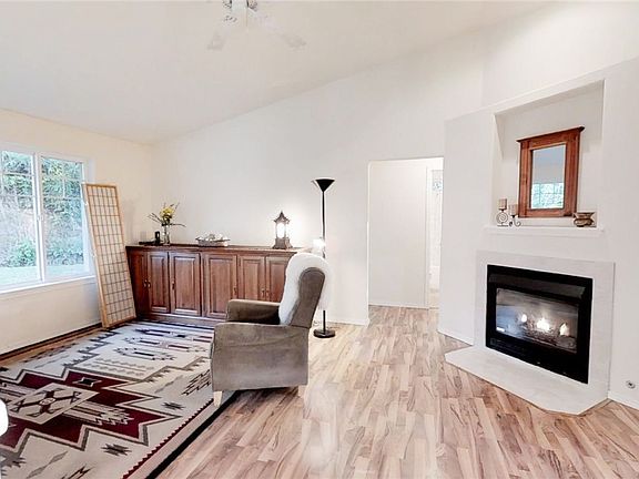 5th image of 11110 Bristol Ct NW