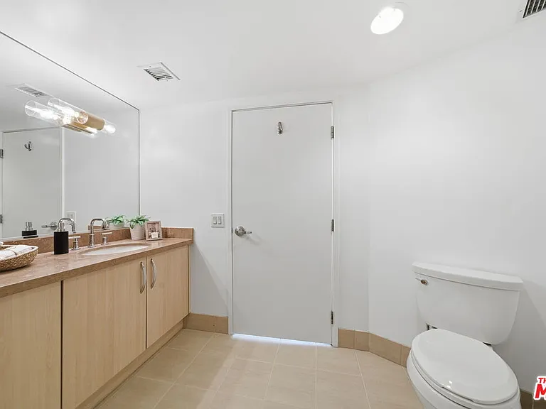 13650 Marina Pointe Dr #1603 — Photo 26