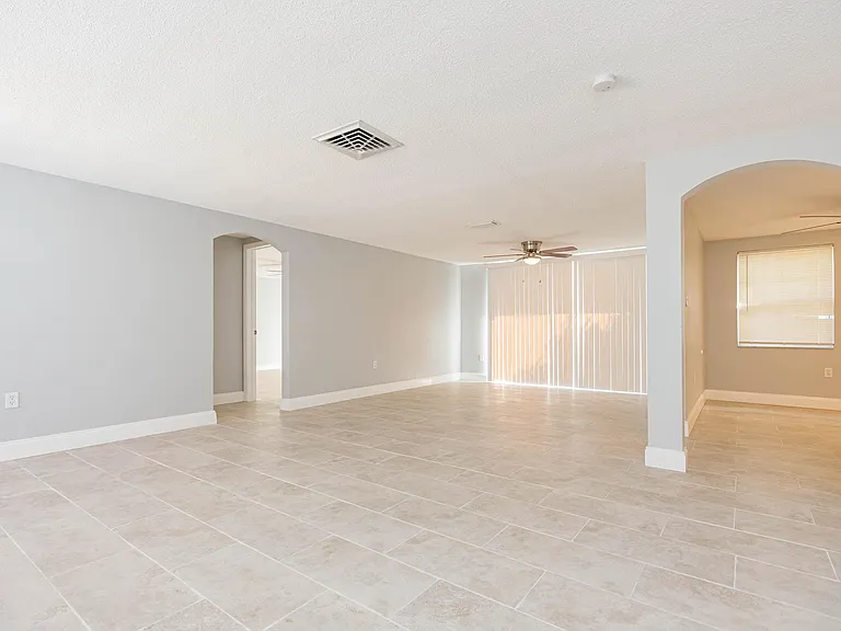 9016 Hunt Club Ln — Photo 7