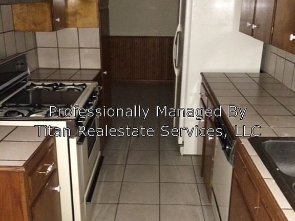 2nd image of 111 Ashwood Dr