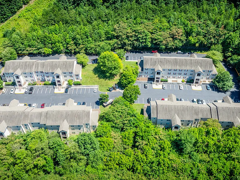 Hillside Place Apartments — Photo 10