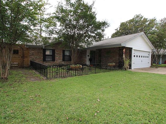 2nd image of 1609 Woodhaven Dr