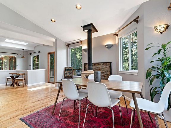 4th image of 1314 Hartman Ave