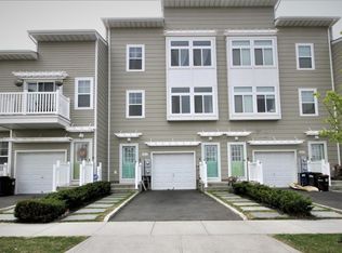 6413 Ocean Ave N, Far Rockaway, NY 11692