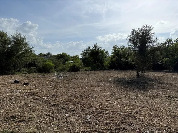 Na 10th Near Ave, Dickinson, TX 77539