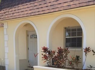 9958 86th St, Seminole, FL 33777