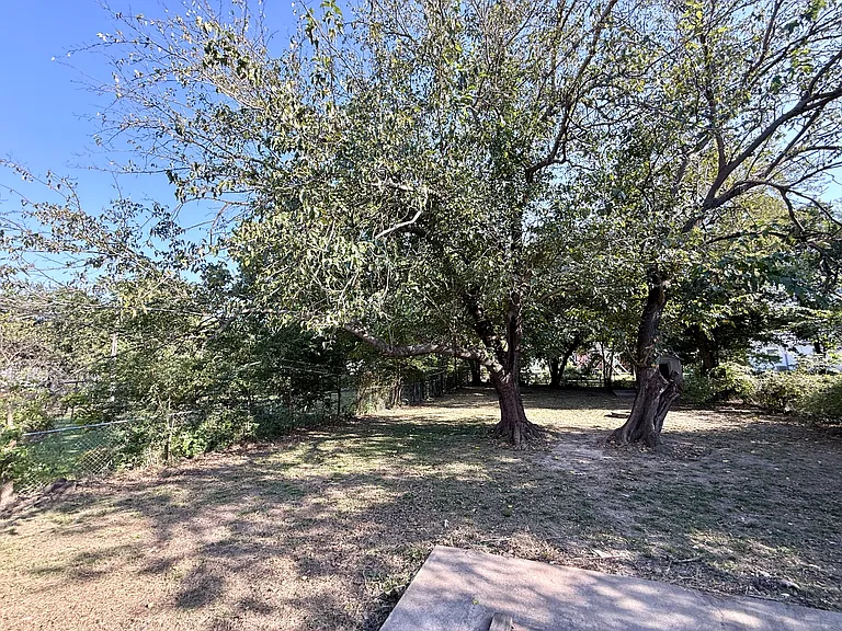 404 Ash St — Photo 26