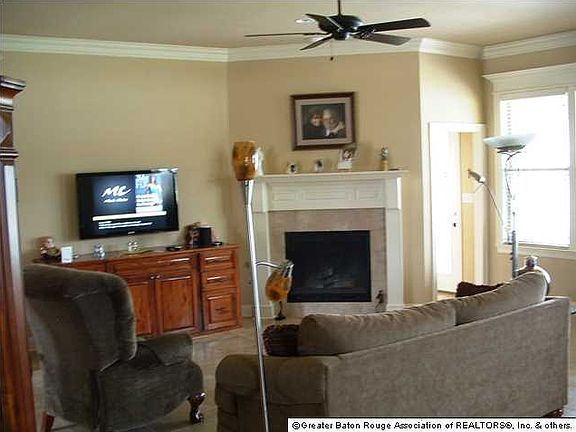 5th image of 8073 Superior Dr