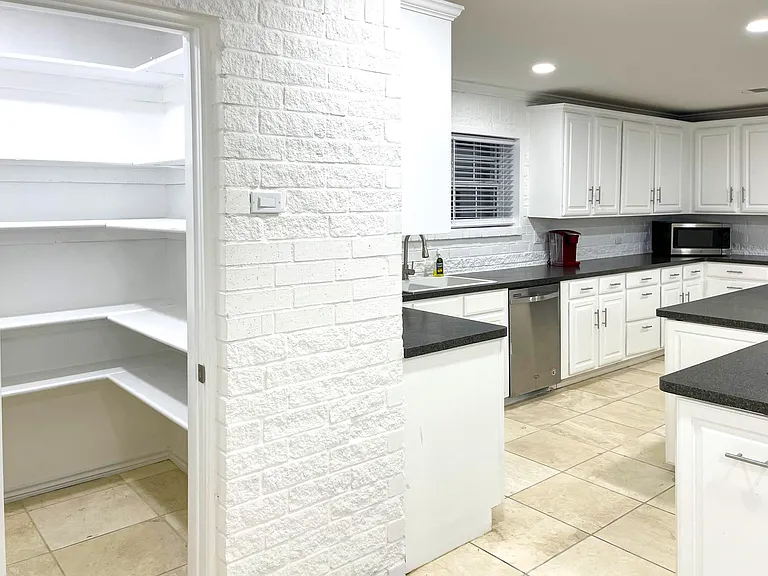 Tophill Dr — Photo 10