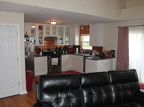 4th image of 606 Winchester Ln #0