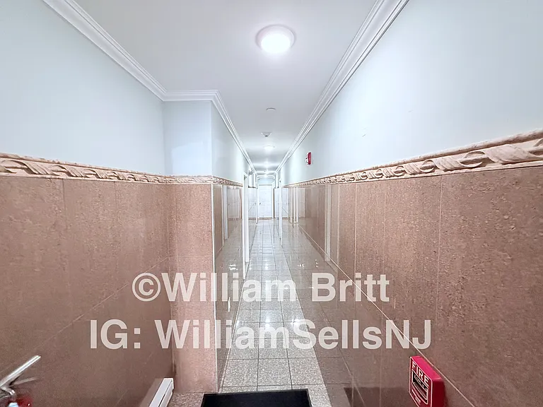 377 Danforth Ave #4A — Photo 14