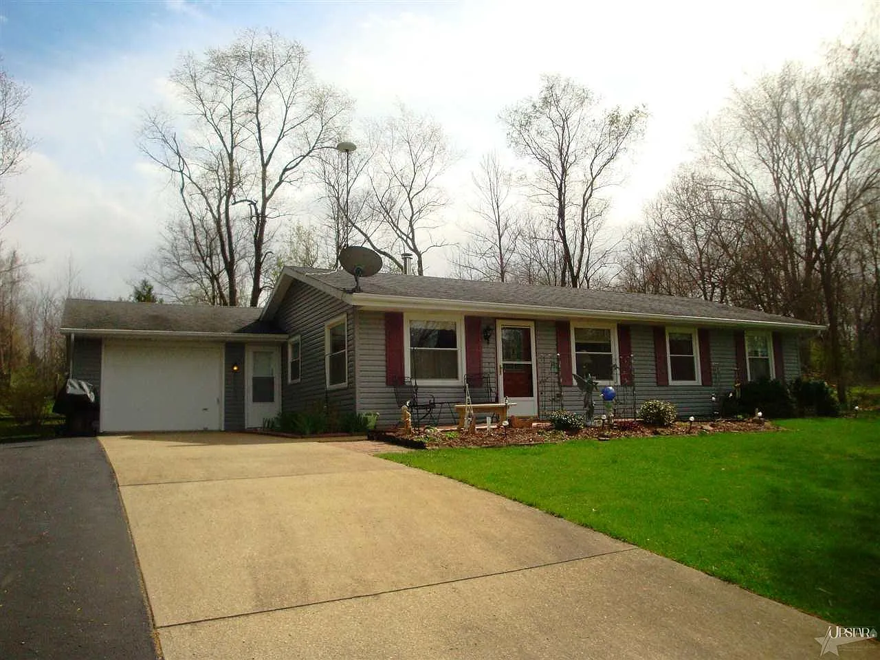9133 W Harper Lake Rd photo 1