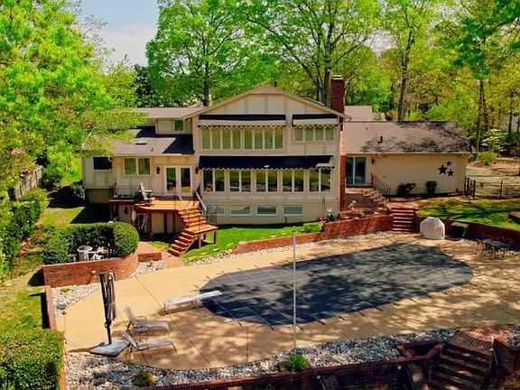 2nd image of 7304 Haymarket Ln