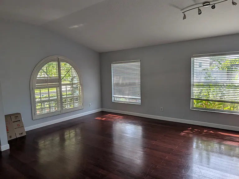 10929 Lake Andover Blvd — Photo 9