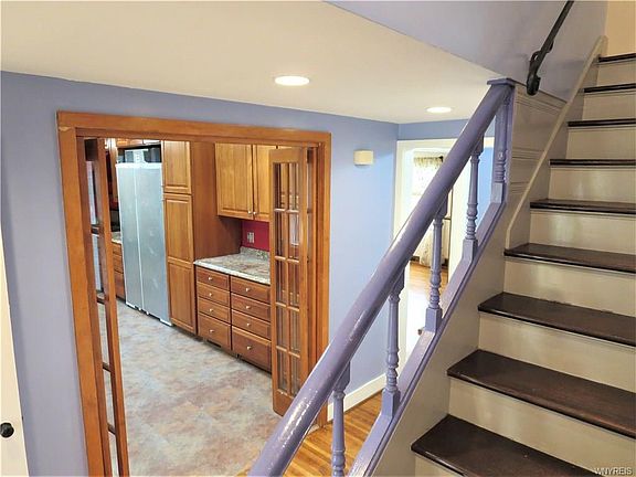 3rd image of 209 Louvaine Dr
