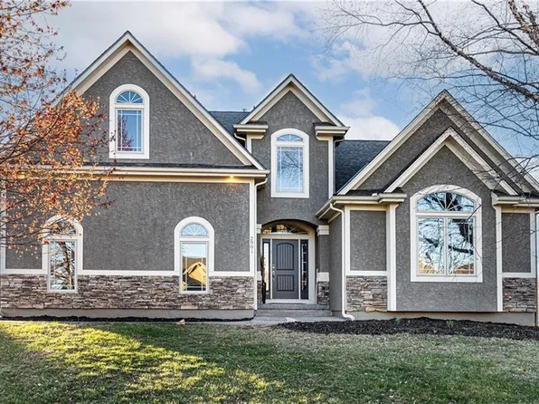 2901 NE Marywood Ln, Lees Summit, MO 64086