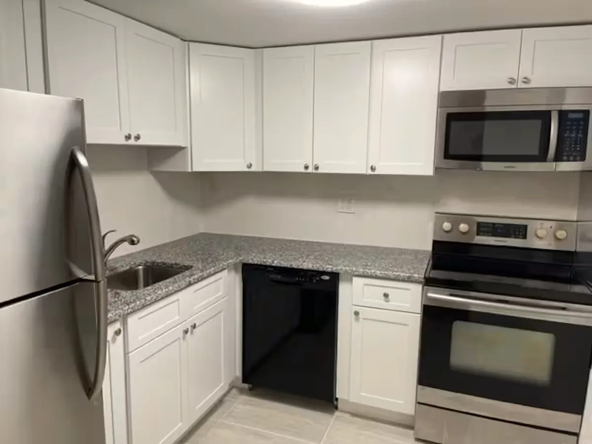 2 bed, 975 sqft, $1,900 — Photo 4