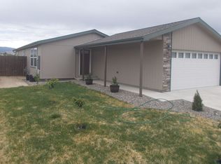 121 Castle Ave, Montrose, CO 81401