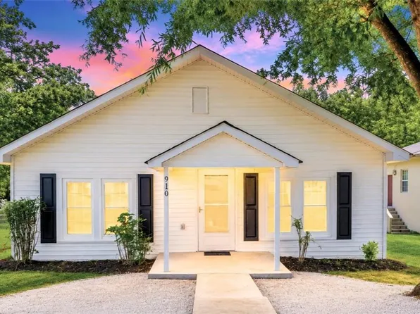 910 Dixie St, Lexington, NC 27292