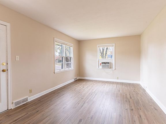 3rd image of 2123 Lawndale Ave