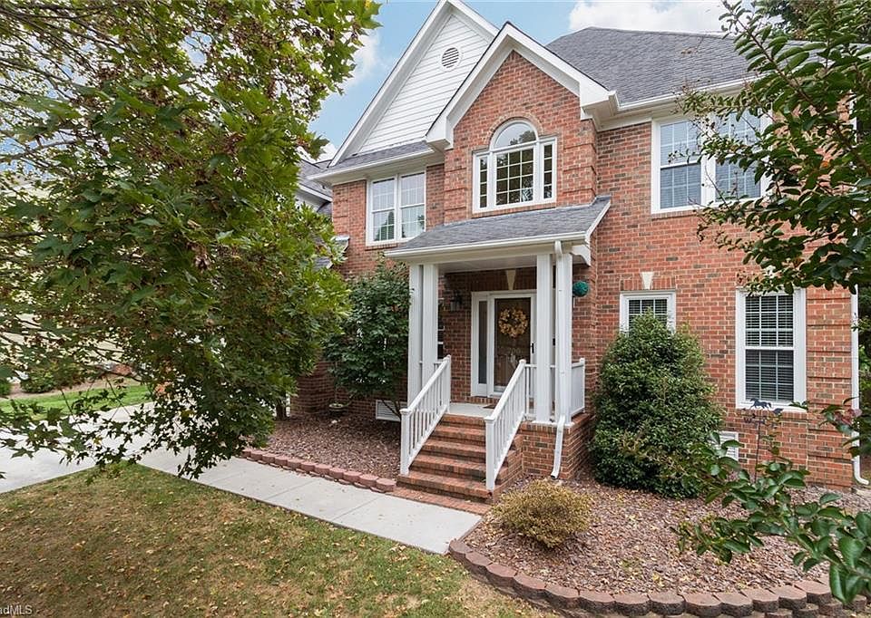 1st image of 200 Lucas Park Dr