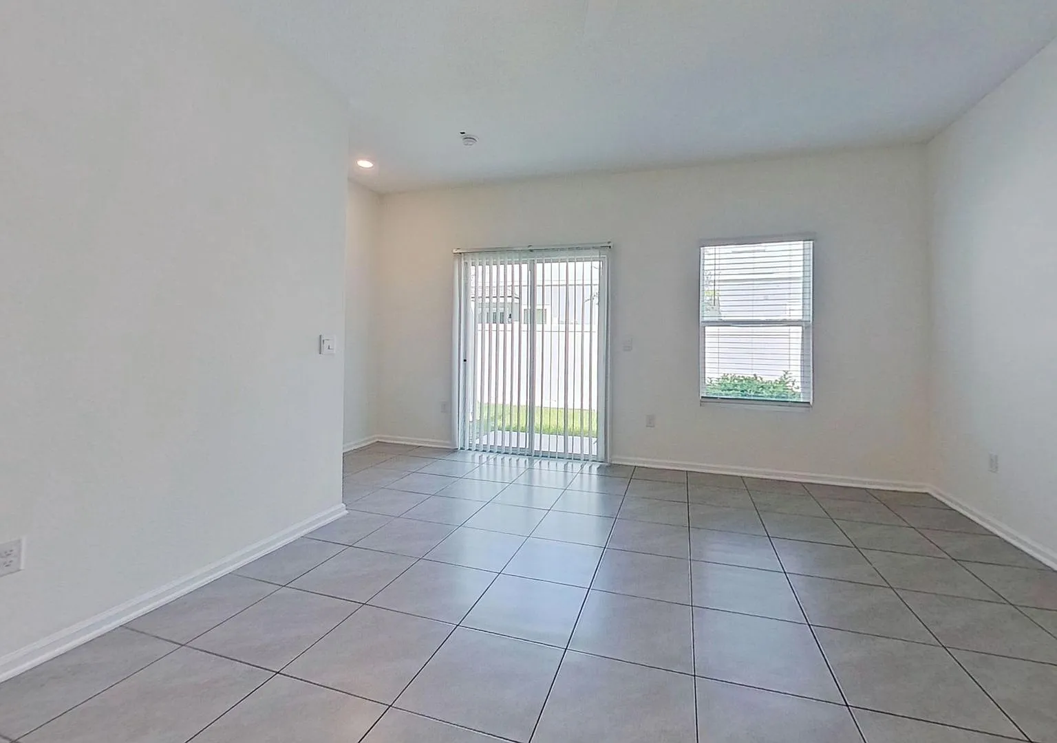 Beautiful 3BR Townhome in Westlake Estates! — Photo 4