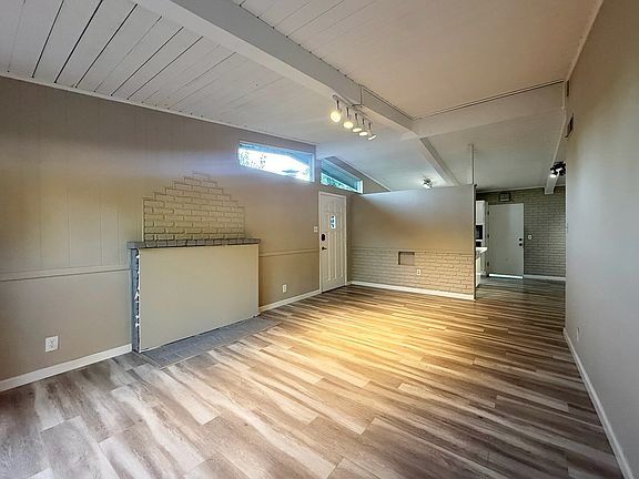 4th image of 435 Dell Ave