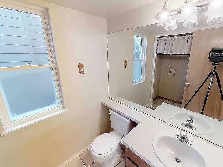 7836 Scarborough Dr — Photo 54