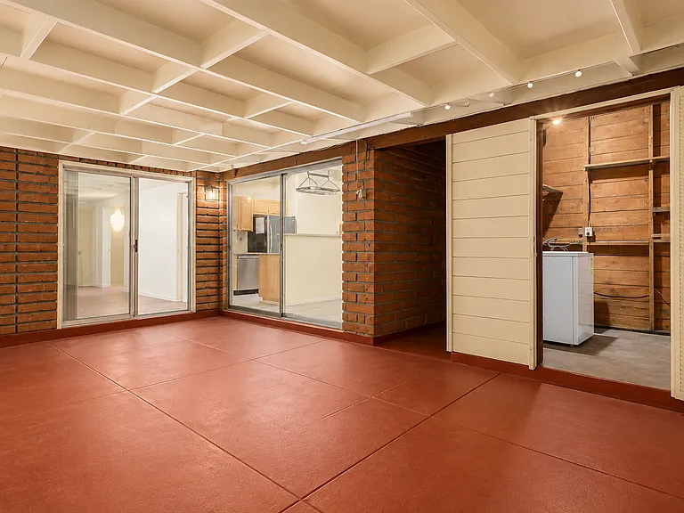 1303 N Roberts Way — Photo 12