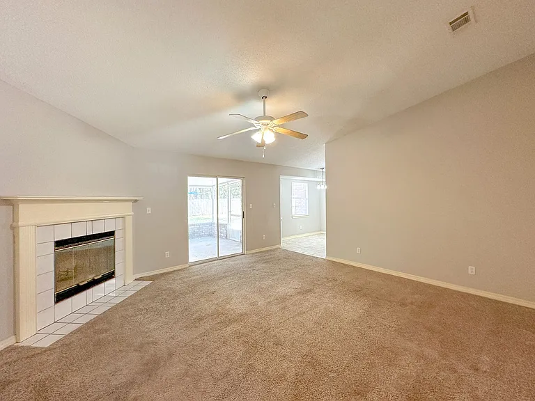 5105 Westport Dr — Photo 3
