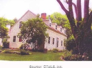 63 Rock Ridge Rd, Waterford, CT 06385