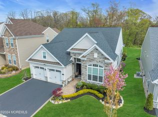 18 Flagstone Ct, Freehold, NJ 07728