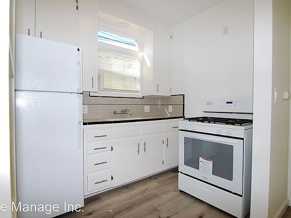 3rd image of 1245 E Ocean Blvd APT A