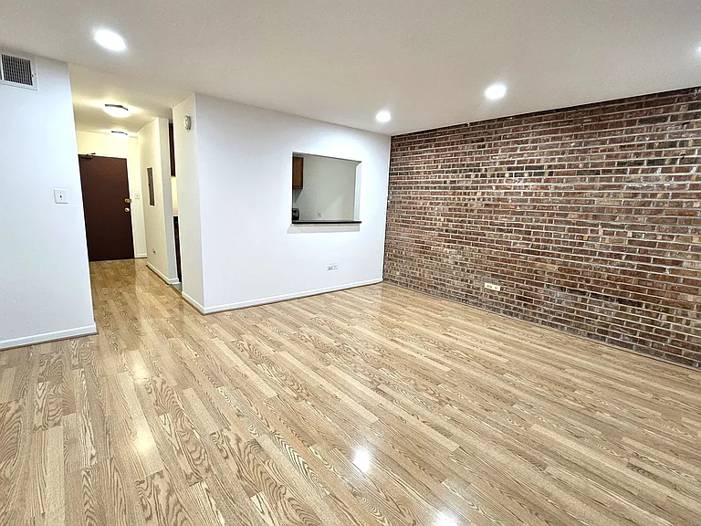 2250 N Lincoln Ave #409 — Photo 7