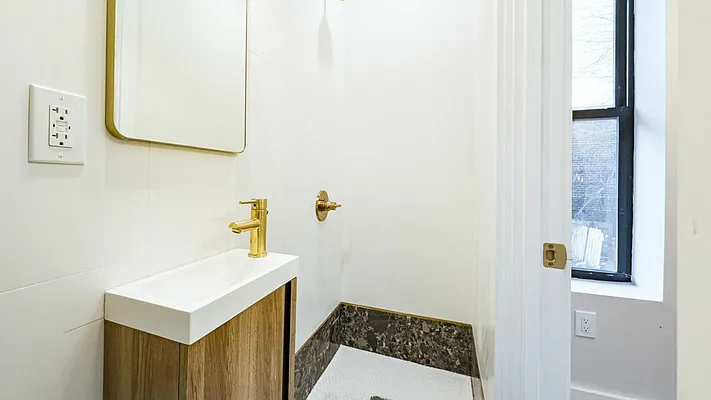 Rented by Jankos Group LLC | media 15